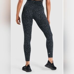 Gymshark Adapt Seamless high rise black animal pattern 23" leggings size XS